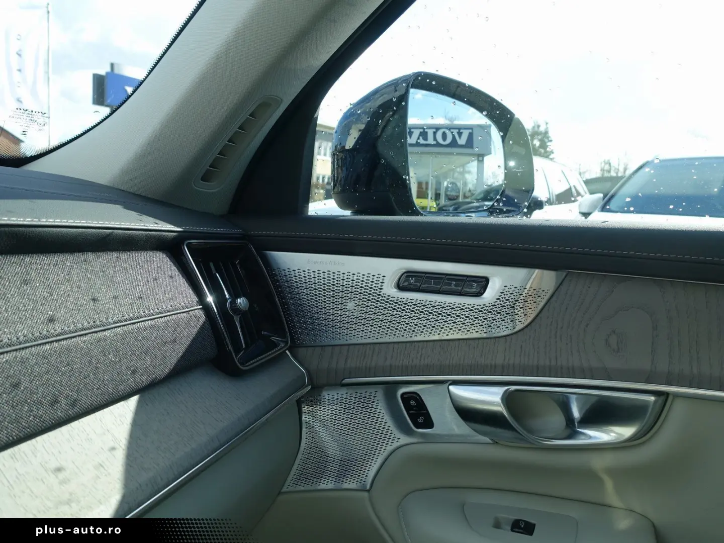 VOLVO XC90 Plus Dark T8 AWD FourC AHK B&W Pano 360