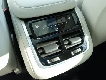 VOLVO XC90 Plus Dark T8 AWD FourC AHK B&W Pano 360