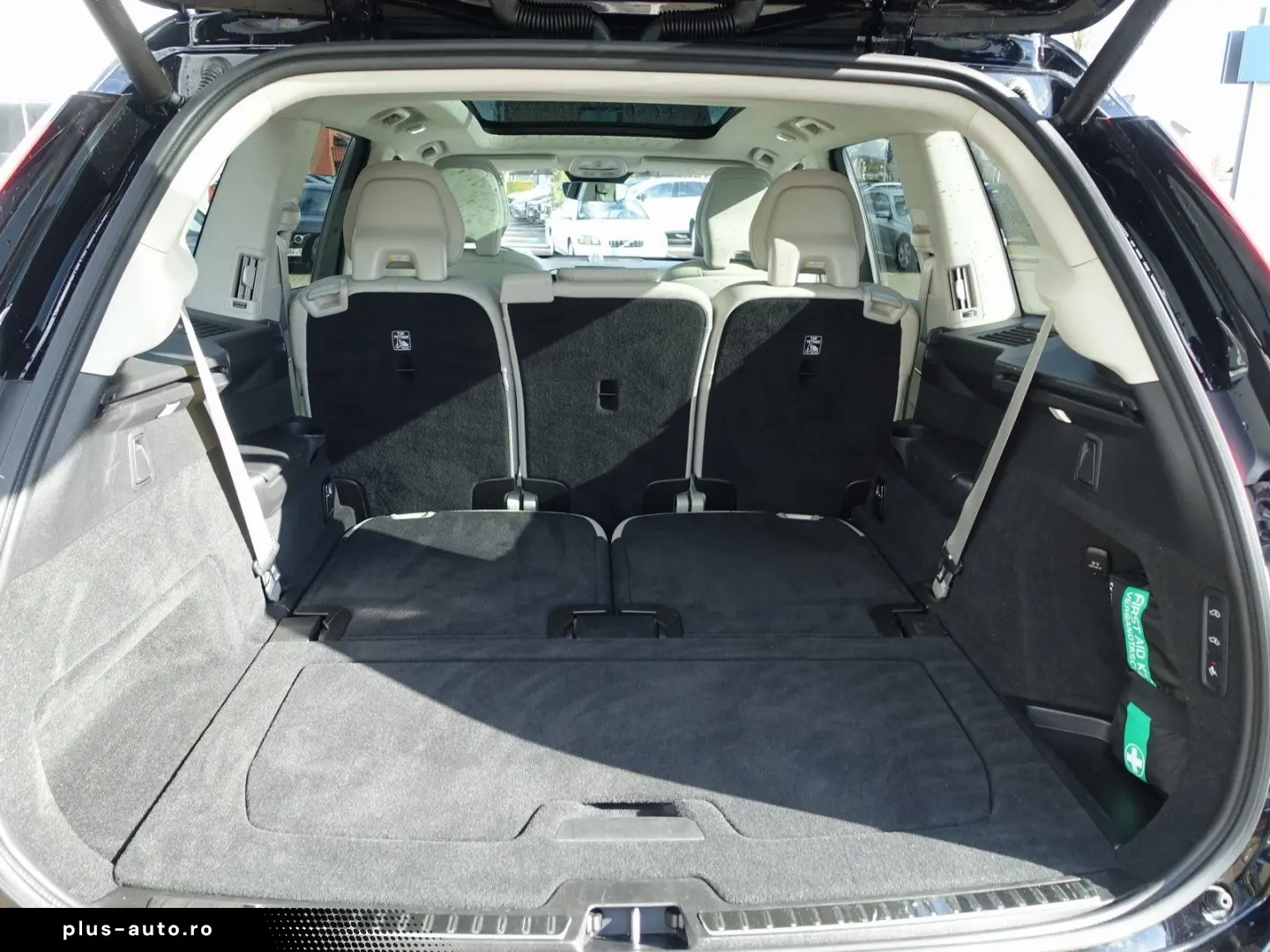 VOLVO XC90 Plus Dark T8 AWD FourC AHK B&W Pano 360