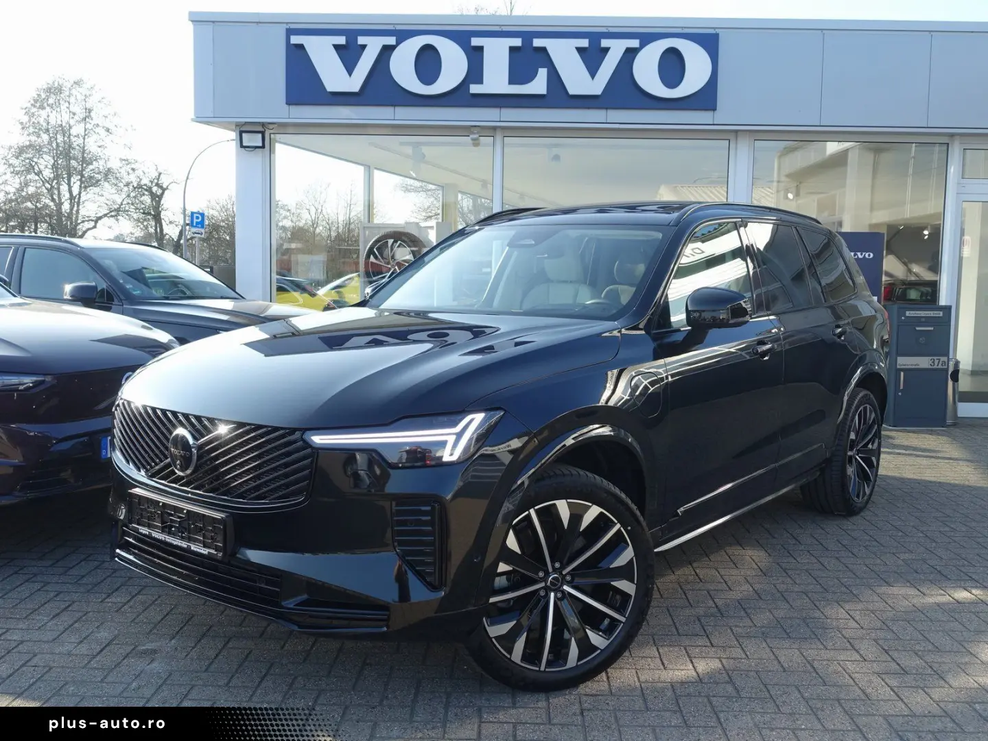 VOLVO XC90 T8 AWD Plus Dark FourC AHK Pano 360  B&W