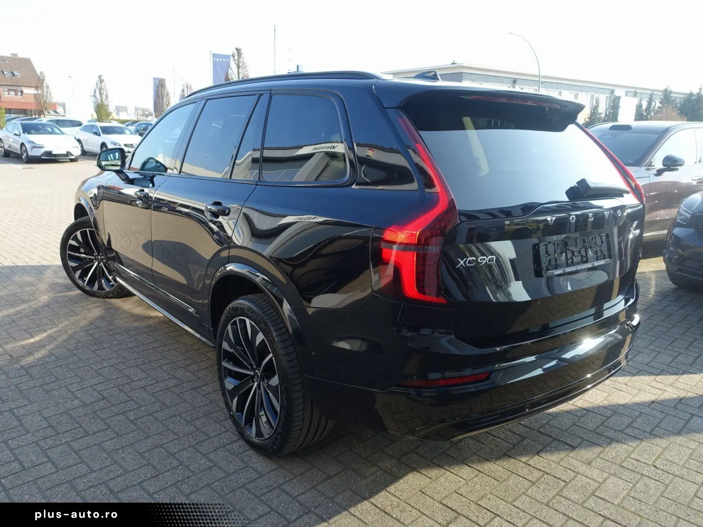 VOLVO XC90 T8 AWD Plus Dark FourC AHK Pano 360  B&W