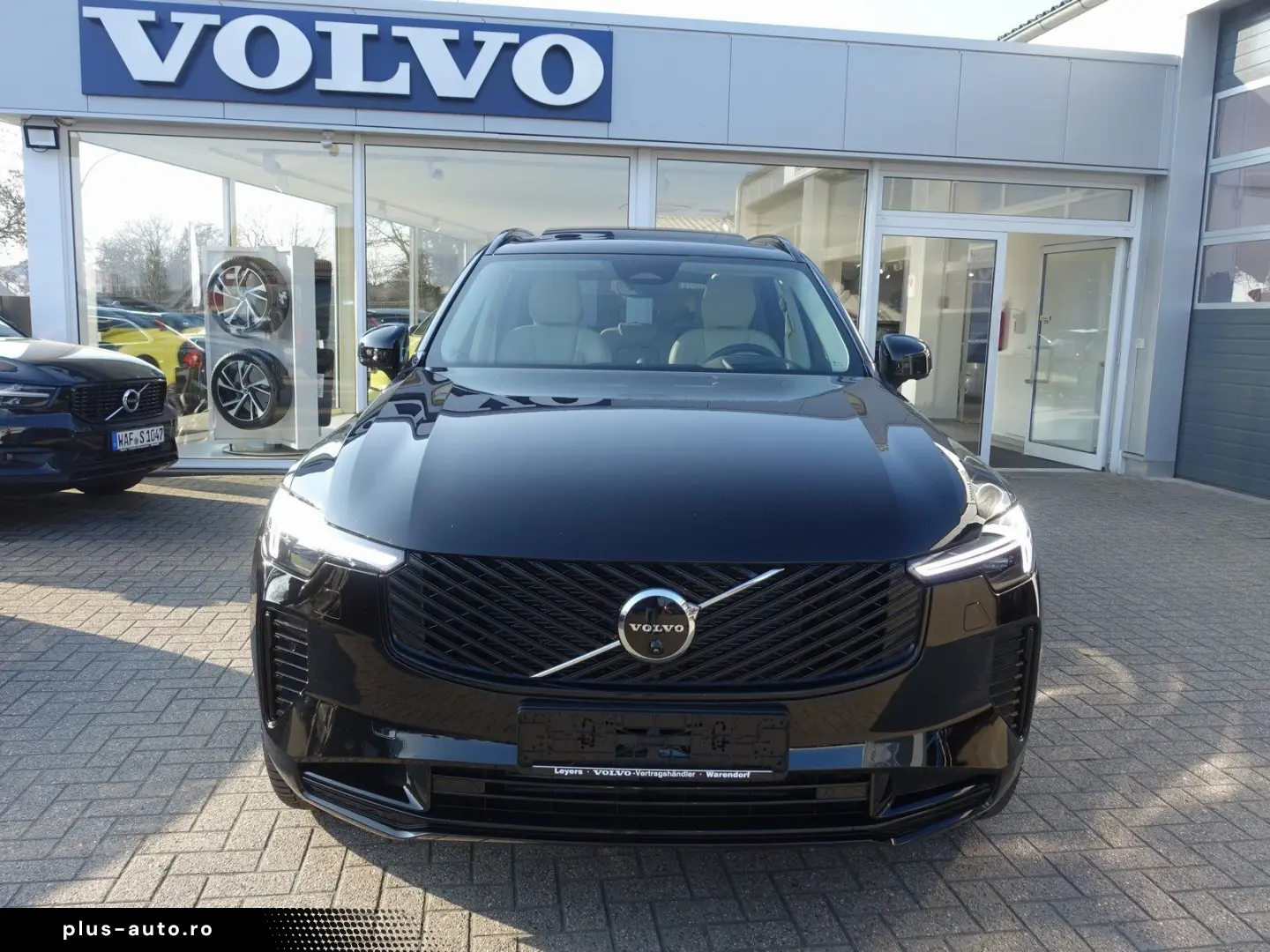 VOLVO XC90 T8 AWD Plus Dark FourC AHK Pano 360  B&W