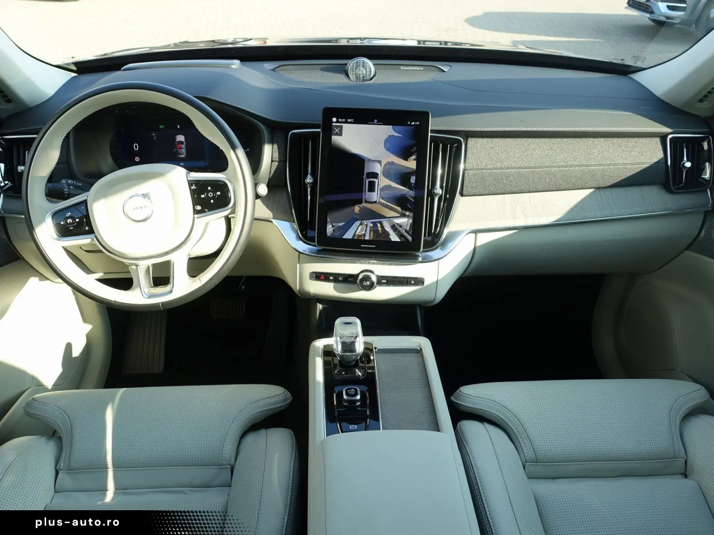 VOLVO XC90 T8 AWD Plus Dark FourC AHK Pano 360  B&W