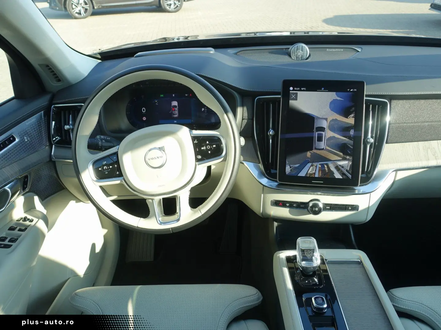 VOLVO XC90 T8 AWD Plus Dark FourC AHK Pano 360  B&W