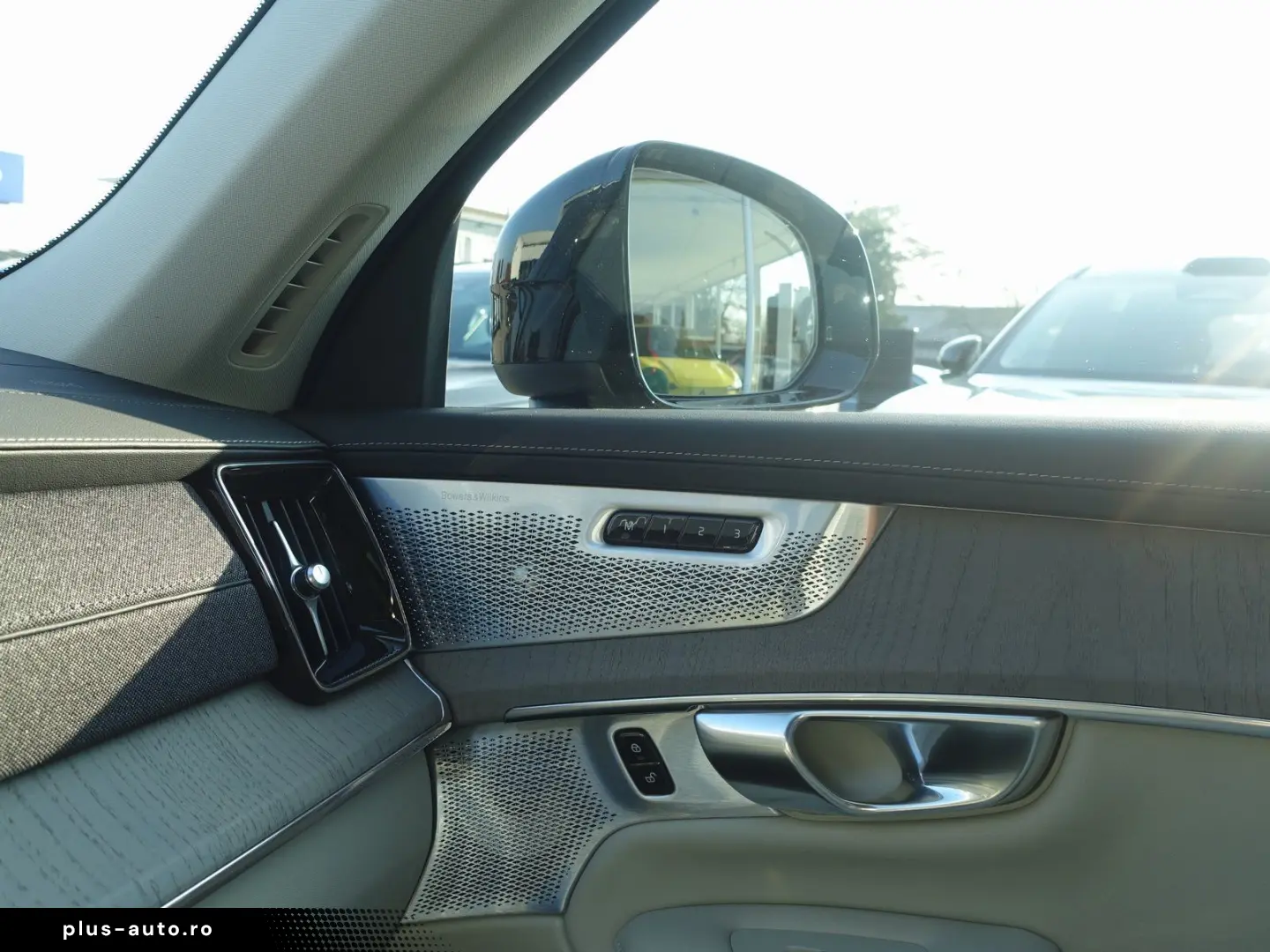 VOLVO XC90 T8 AWD Plus Dark FourC AHK Pano 360  B&W