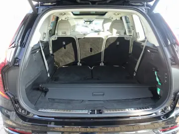 VOLVO XC90 T8 AWD Plus Dark FourC AHK Pano 360  B&W