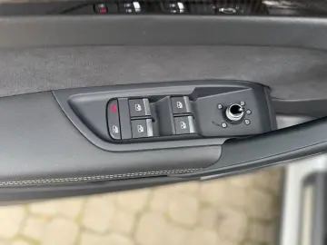 AUDI SQ5 Sportback MATRIX OLED HEAD STANDHEI CARBON