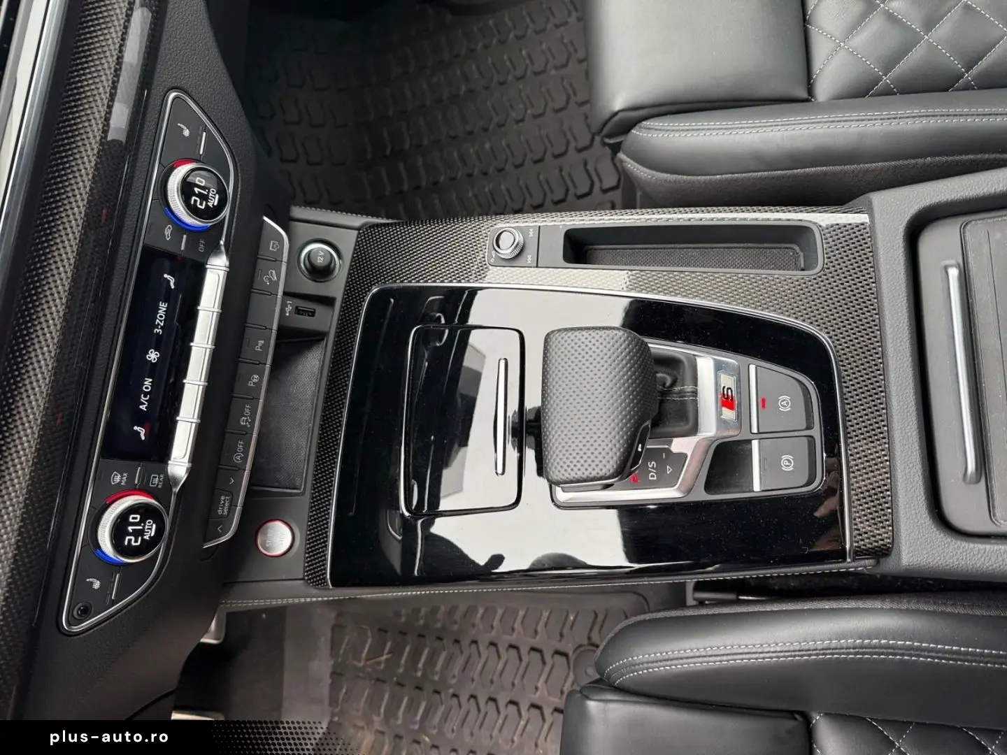 AUDI SQ5 Sportback MATRIX OLED HEAD STANDHEI CARBON