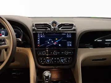 BENTLEY Bentayga V8 Azure