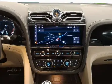 BENTLEY Bentayga V8 Azure