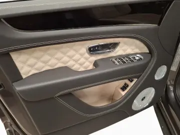 BENTLEY Bentayga V8 Azure