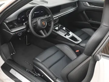 PORSCHE 992.1 Carrera 4S Mwst. SportAGA LED Mwst. Servo
