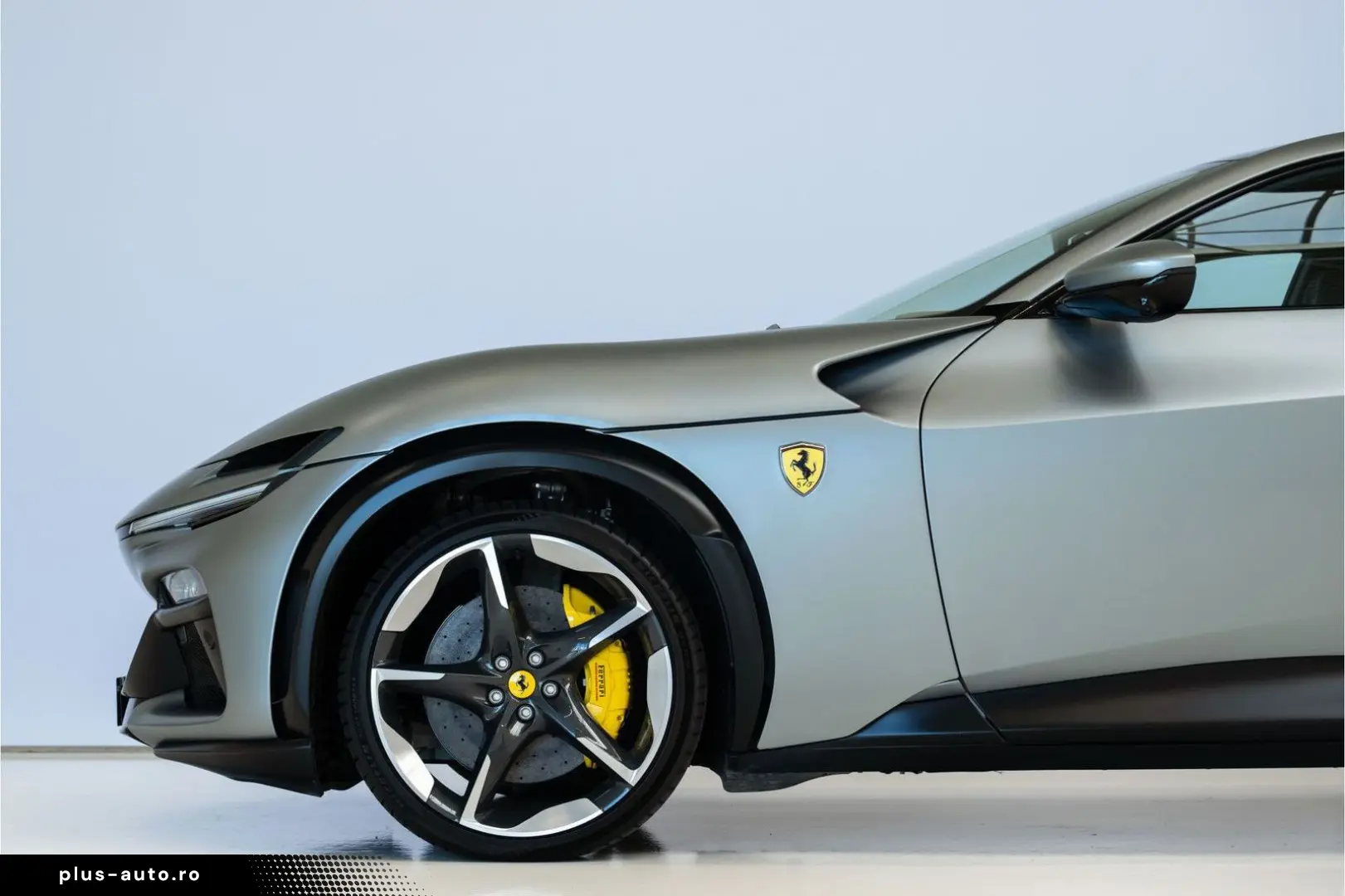 FERRARI Purosangue 6.5 V12 Pano  Lift  Burmester  Xpell