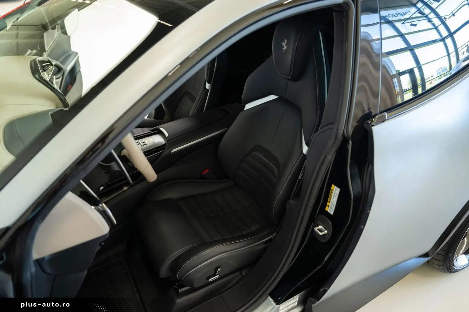 FERRARI Purosangue 6.5 V12 Pano  Lift  Burmester  Xpell