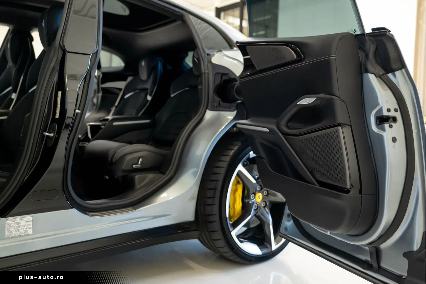FERRARI Purosangue 6.5 V12 Pano  Lift  Burmester  Xpell