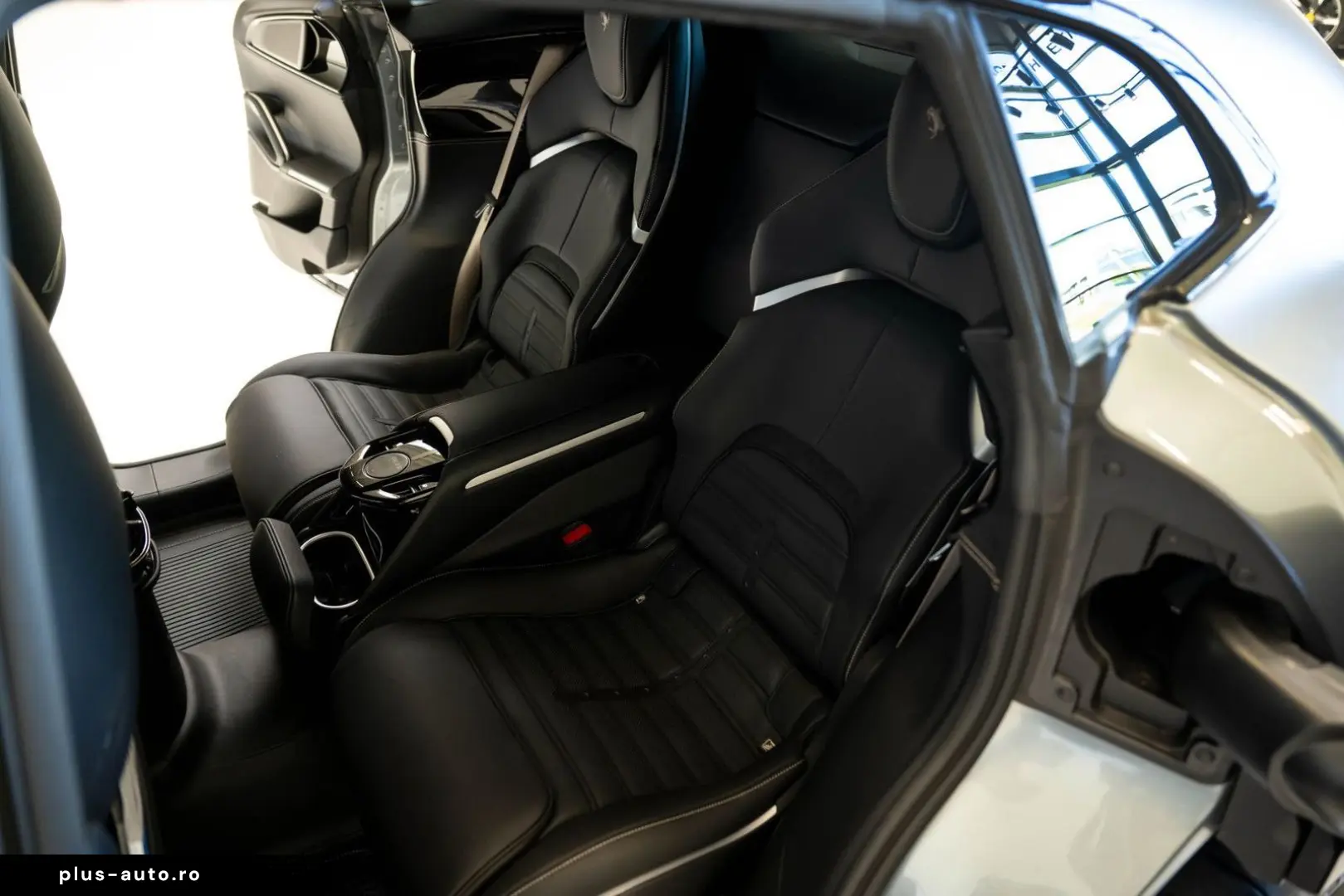 FERRARI Purosangue 6.5 V12 Pano  Lift  Burmester  Xpell