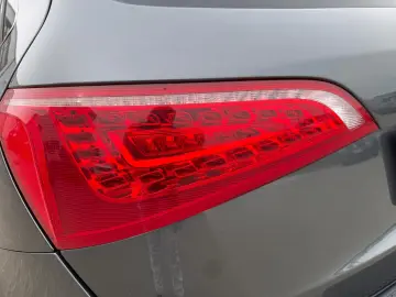 AUDI Q5 2.0i    S-LINE    4X4