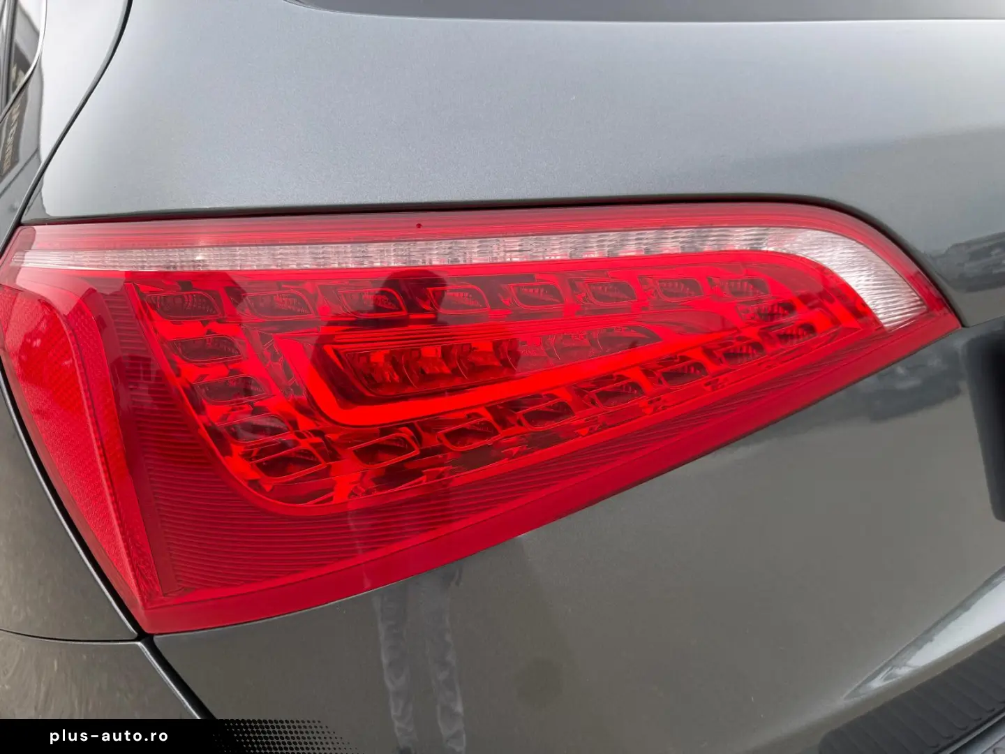 AUDI Q5 2.0i    S-LINE    4X4