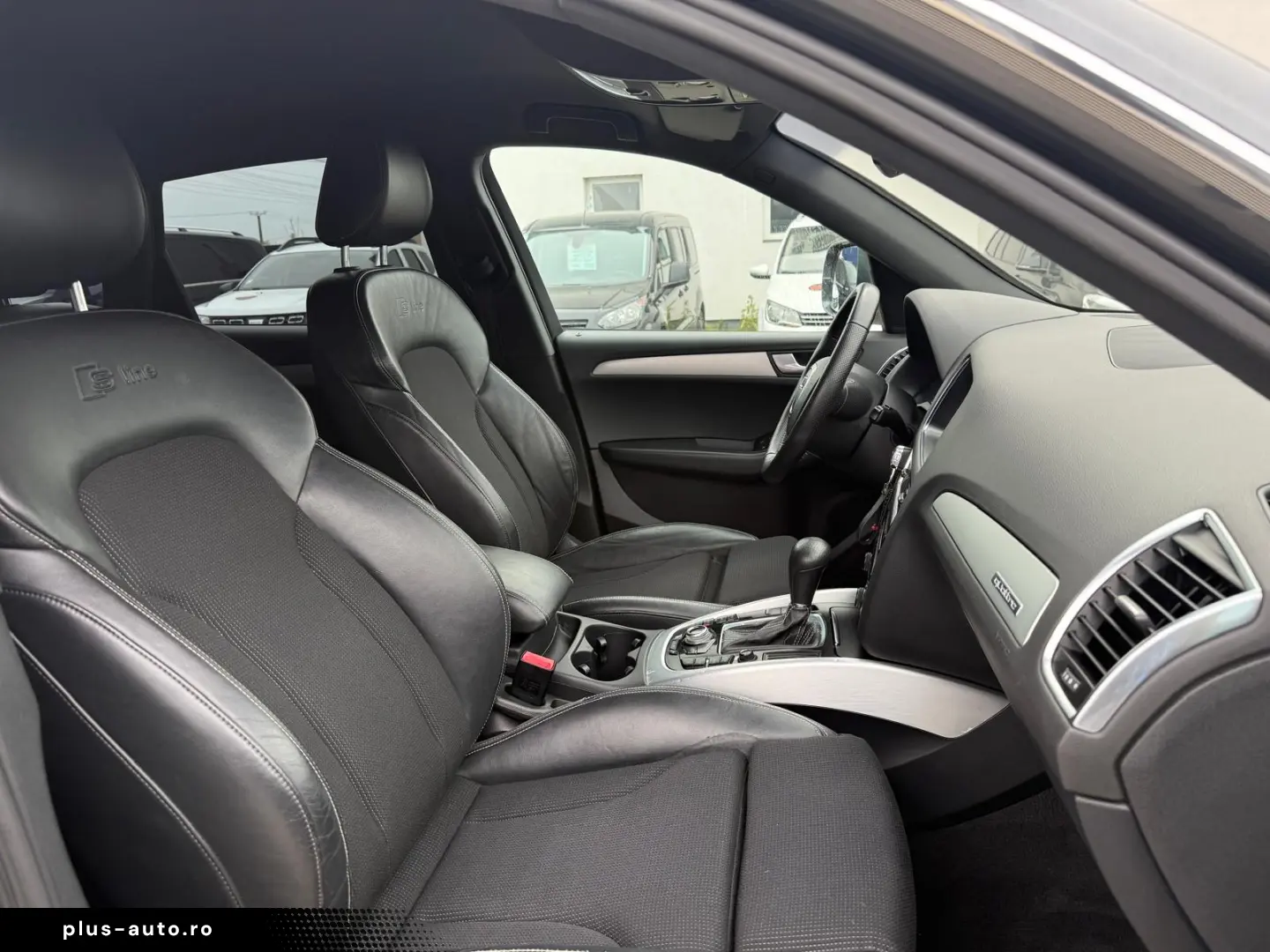 AUDI Q5 2.0i    S-LINE    4X4