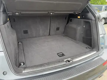 AUDI Q5 2.0i    S-LINE    4X4
