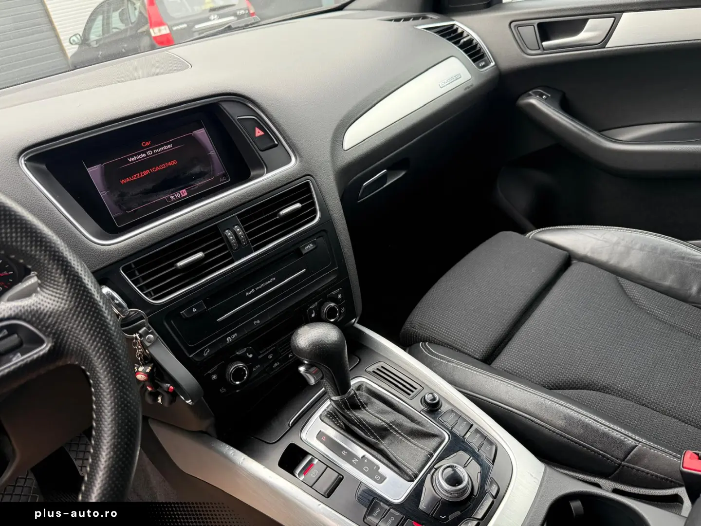 AUDI Q5 2.0i    S-LINE    4X4