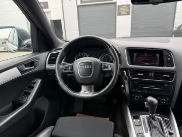 AUDI Q5 2.0i    S-LINE    4X4