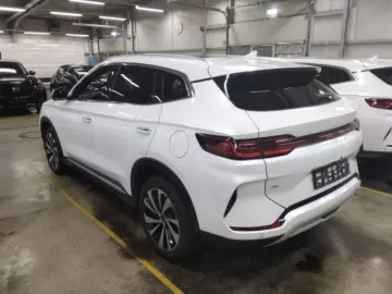 BYD Seal U DM-i 1.5 PHEV DESIGN AWD