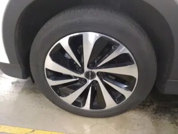 BYD Seal U DM-i 1.5 PHEV DESIGN AWD