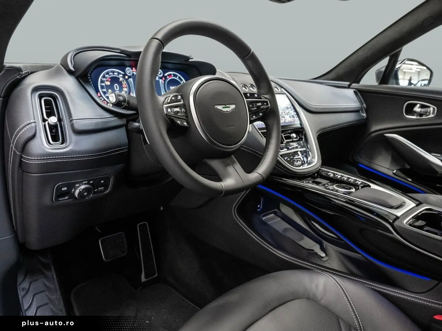 ASTON MARTIN DBX Magnetic Silver Onyx Black