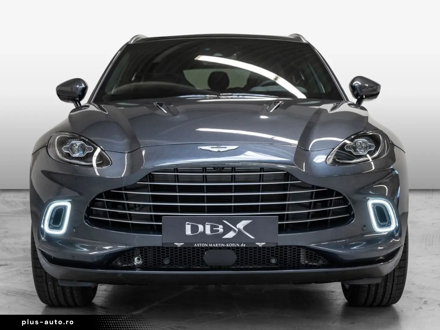 ASTON MARTIN DBX Magnetic Silver Onyx Black