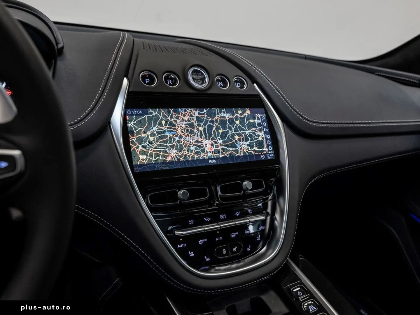 ASTON MARTIN DBX Magnetic Silver Onyx Black
