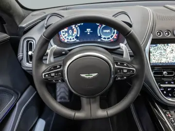 ASTON MARTIN DBX Magnetic Silver Onyx Black