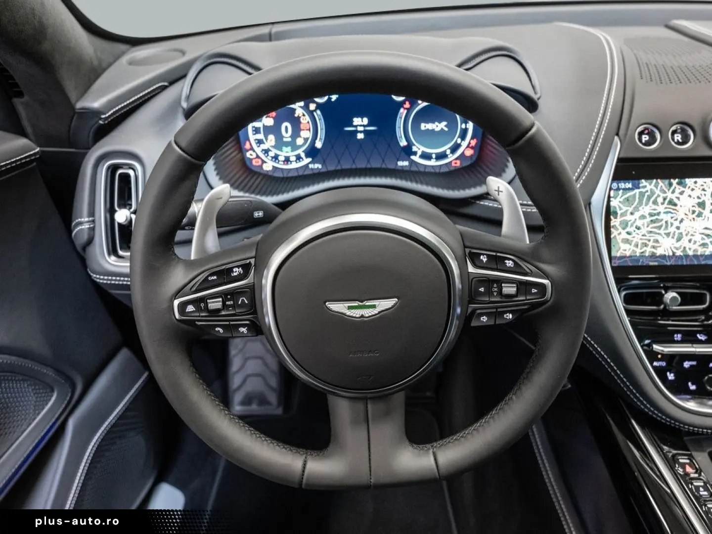 ASTON MARTIN DBX Magnetic Silver Onyx Black