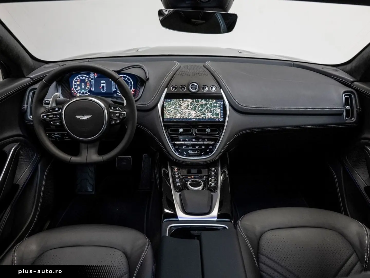 ASTON MARTIN DBX Magnetic Silver Onyx Black