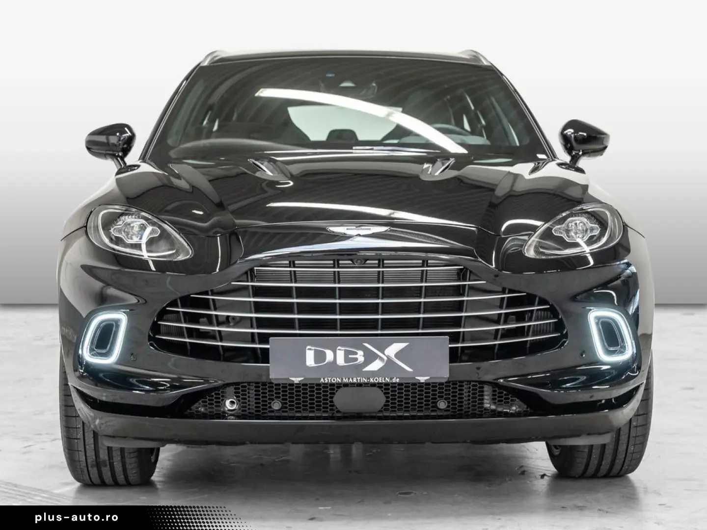 ASTON MARTIN DBX Jet Black Onyx Black