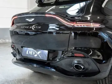 ASTON MARTIN DBX Jet Black Onyx Black