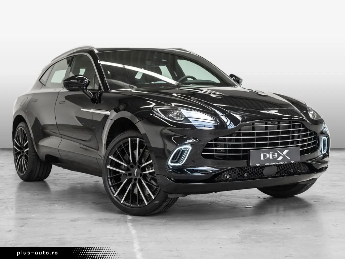 ASTON MARTIN DBX Jet Black Onyx Black