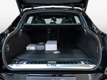 ASTON MARTIN DBX Jet Black Onyx Black