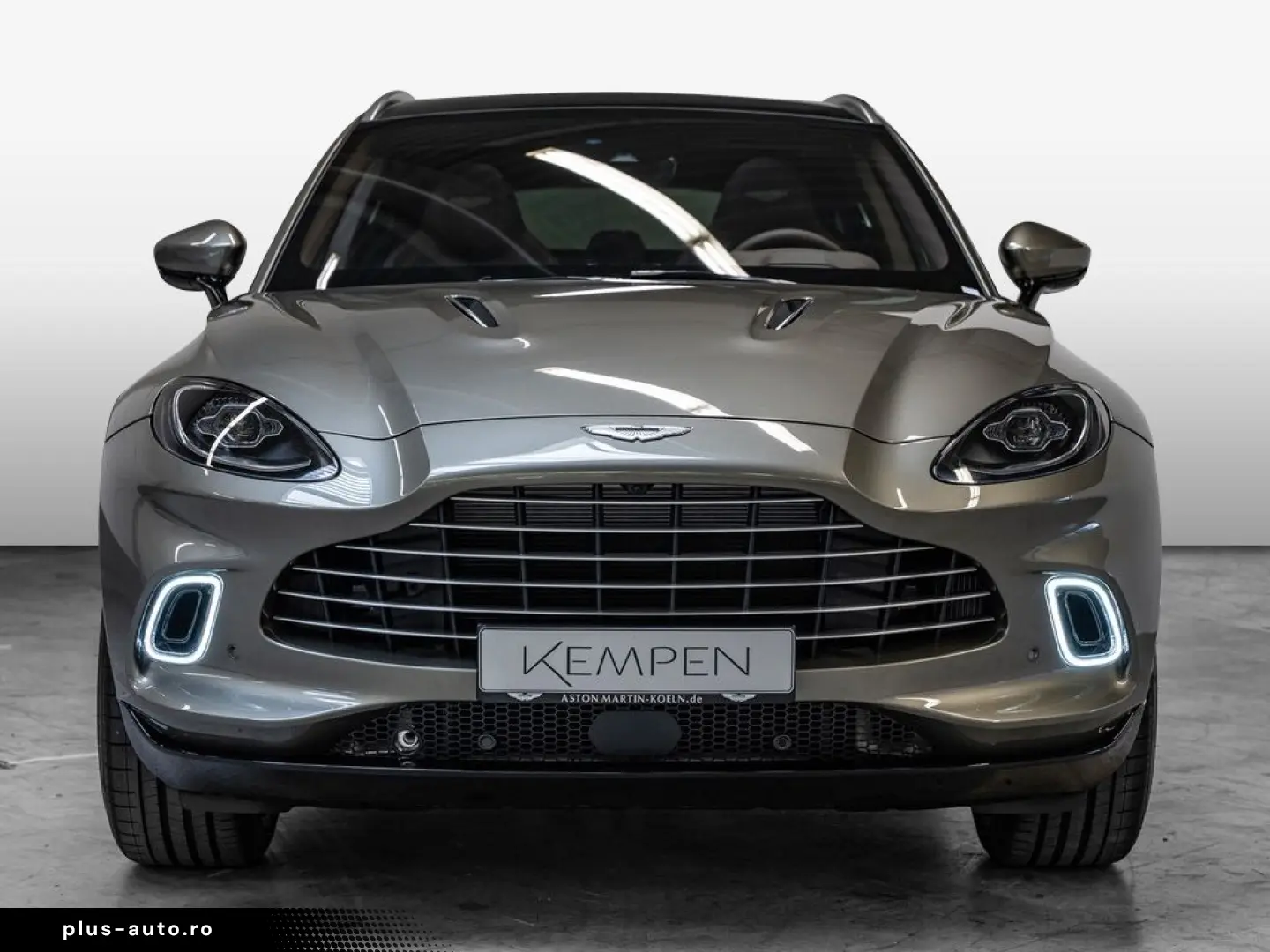 ASTON MARTIN DBX Titanium Grey Havana Tan