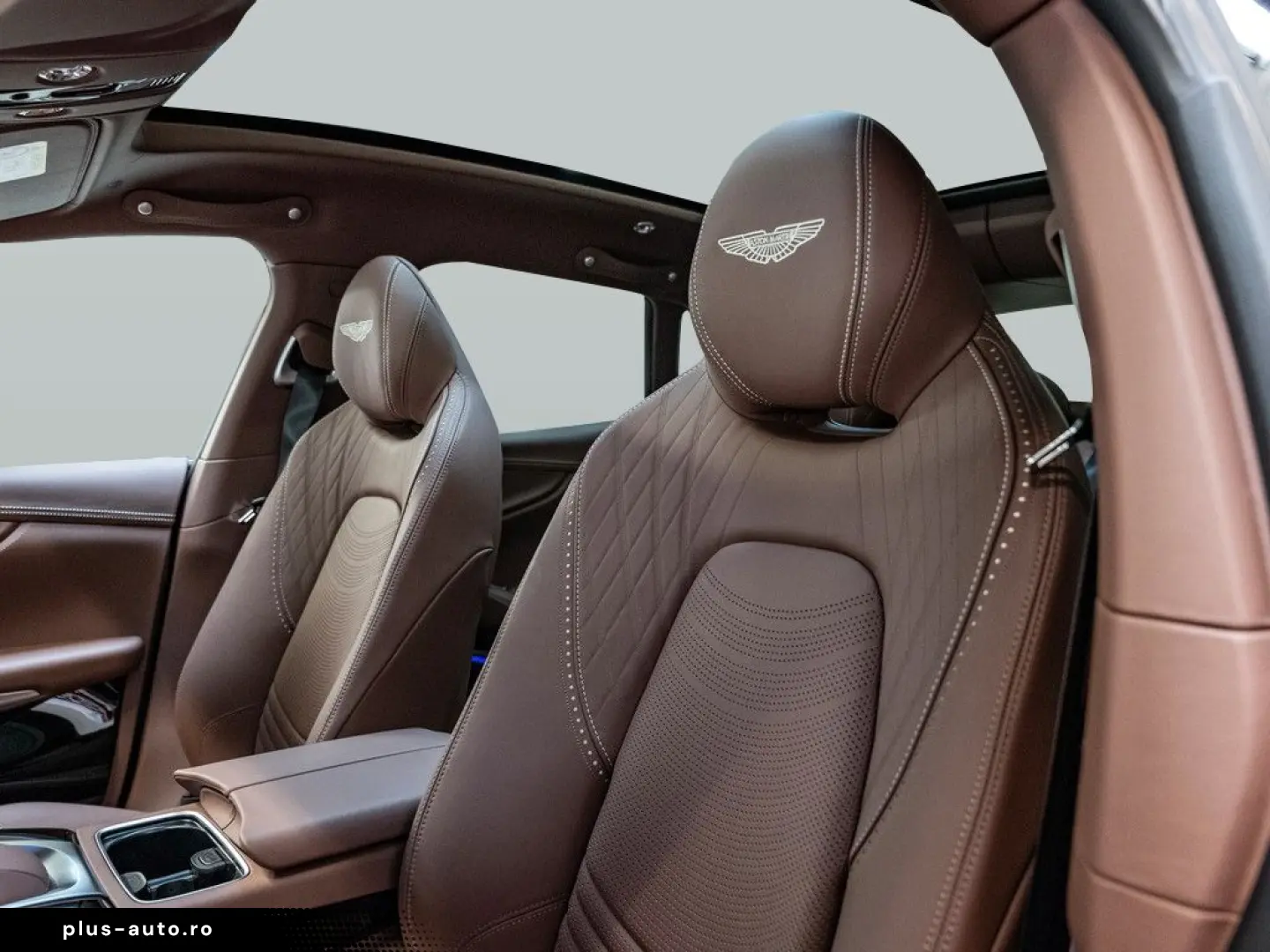 ASTON MARTIN DBX Titanium Grey Havana Tan