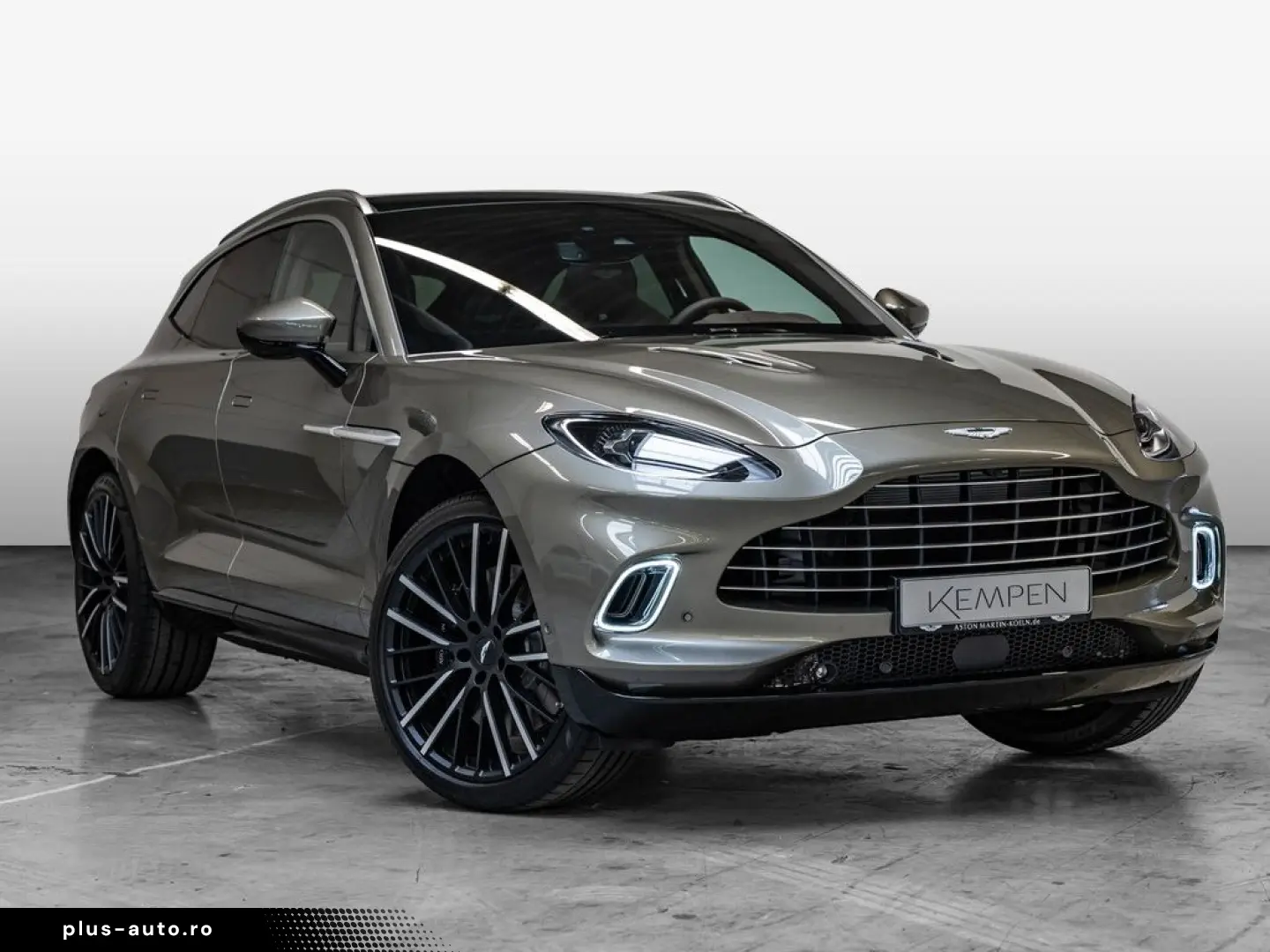 ASTON MARTIN DBX Titanium Grey Havana Tan