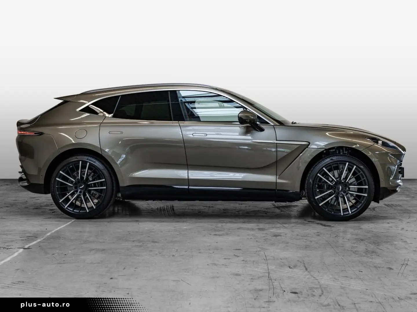 ASTON MARTIN DBX Titanium Grey Havana Tan