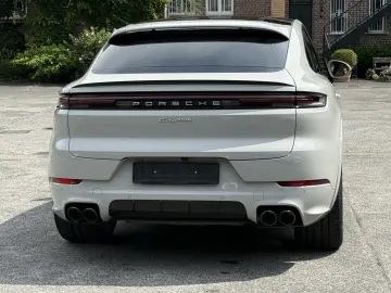 PORSCHE Cayenne E-Hybrid  Coupe KREIDE-BEIGE SPORTDESIGN
