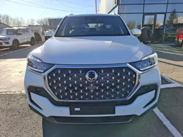 Kg-Mobility Rexton