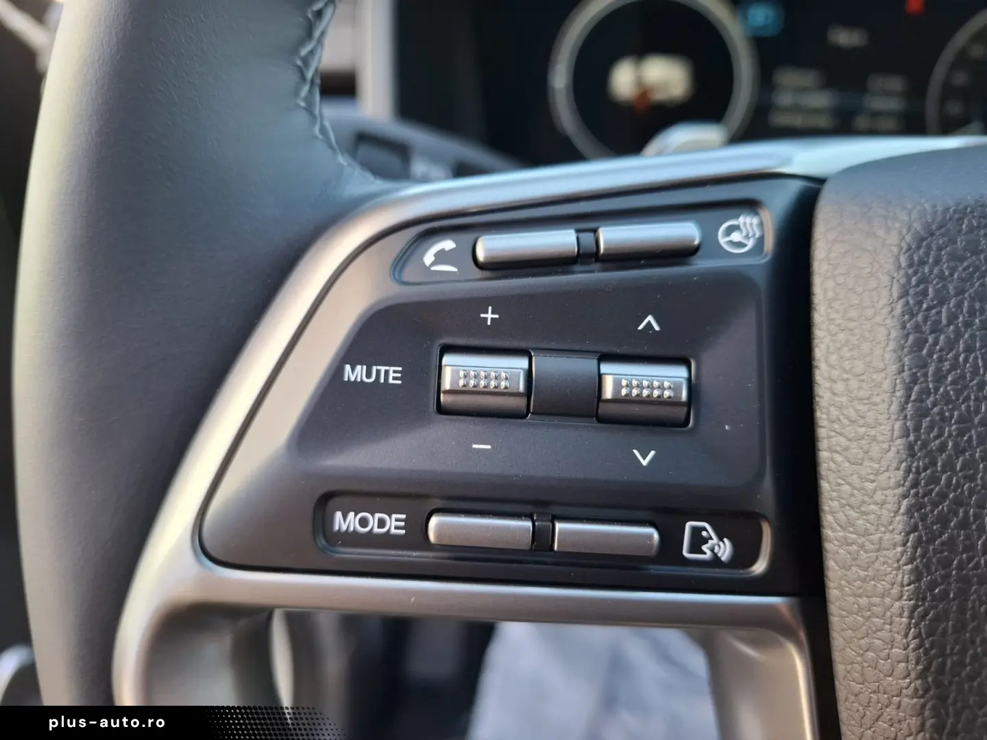 Kg-Mobility Rexton
