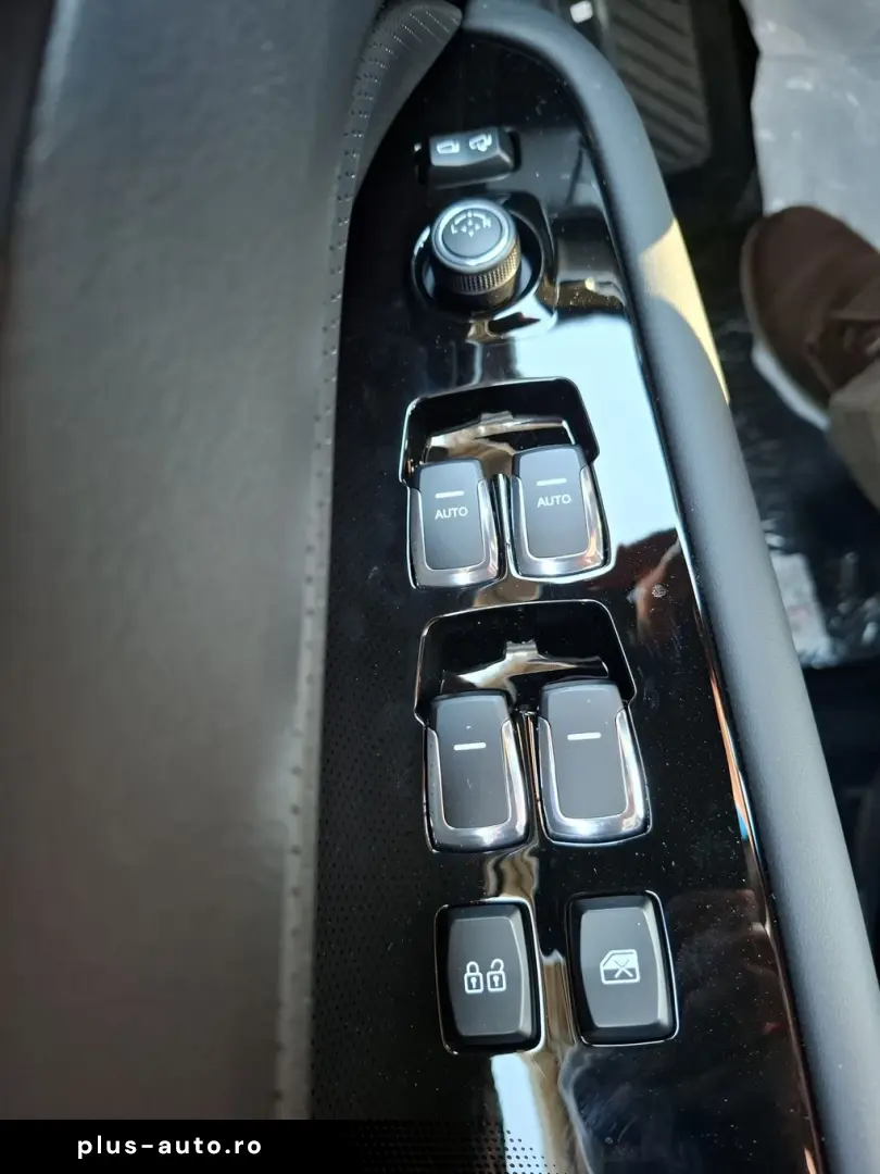 Kg-Mobility Rexton