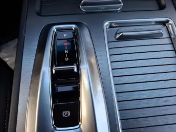Kg-Mobility Rexton