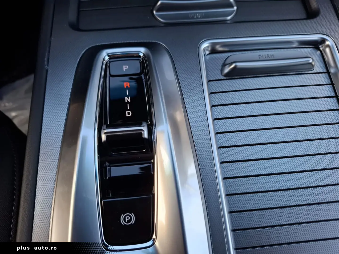 Kg-Mobility Rexton