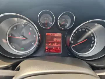 Opel Insignia  al doilea propietar