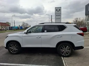 Kg-Mobility Rexton